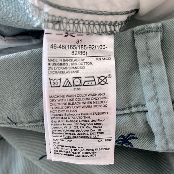 GAP Essential Kakhi 10” Short - Picture 4 of 5